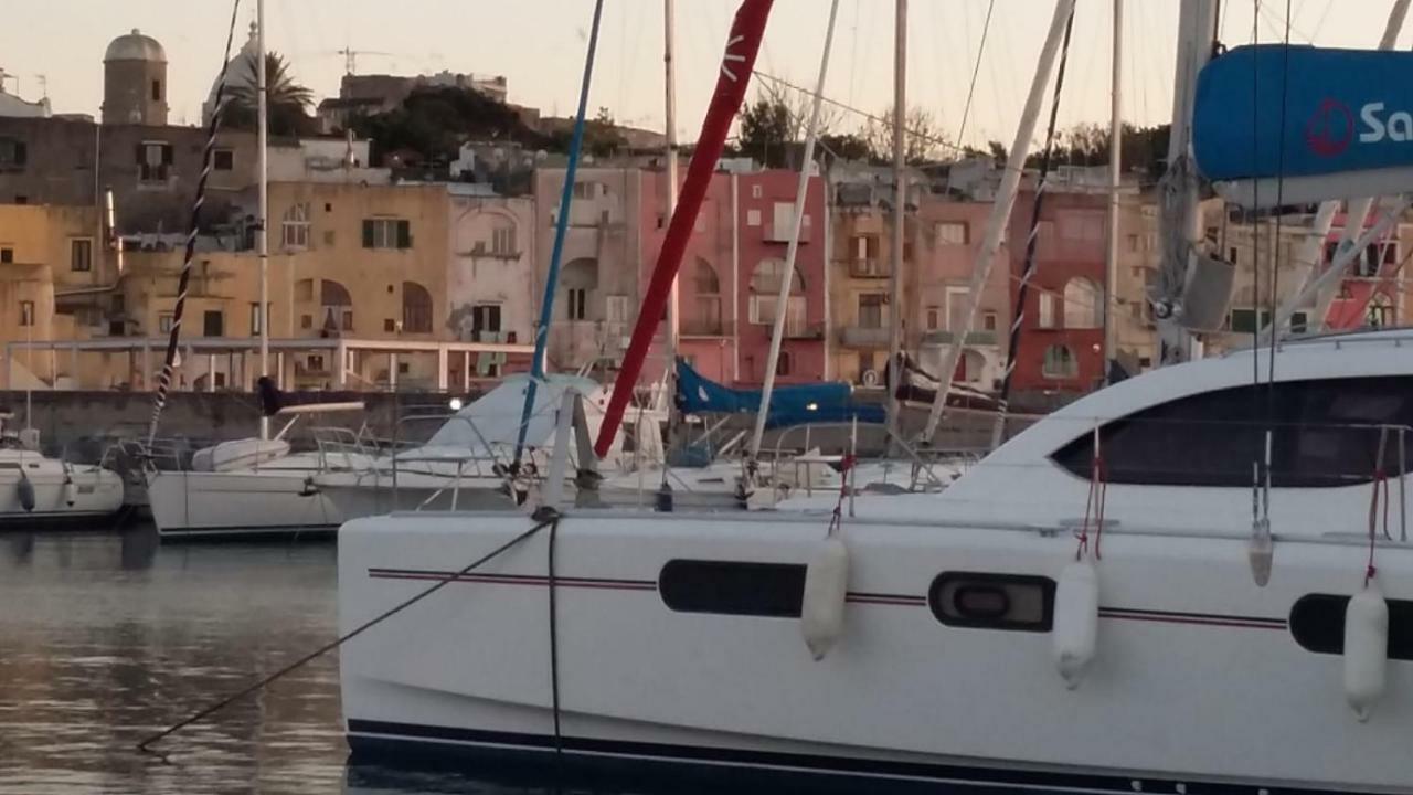 Casa Geltrude Al Porto Villa Procida Eksteriør billede
